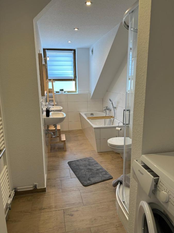 Gemuetliche Neurenovierte Dachgeschosswohnung Erfurt Exterior photo