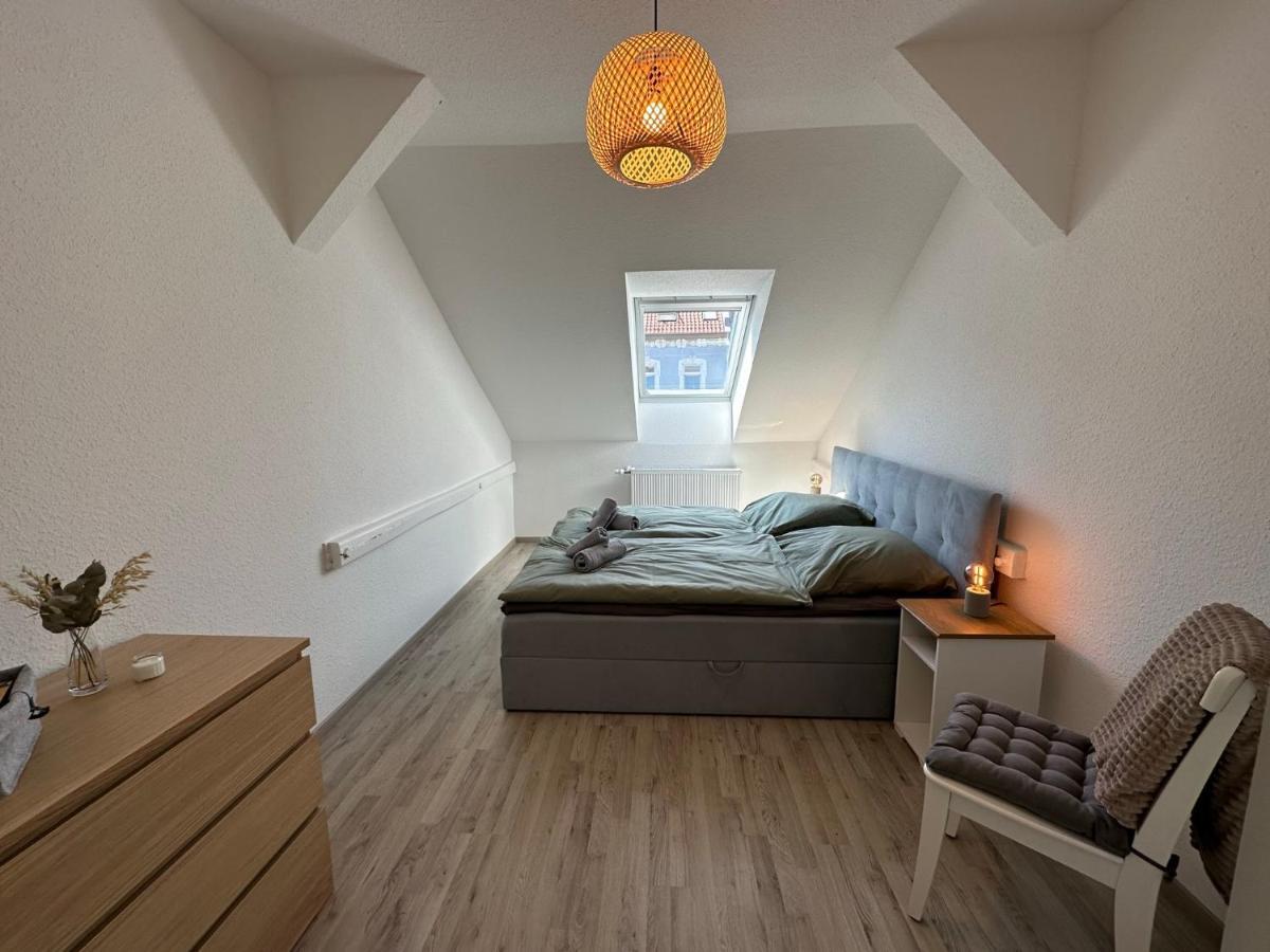 Gemuetliche Neurenovierte Dachgeschosswohnung Erfurt Exterior photo