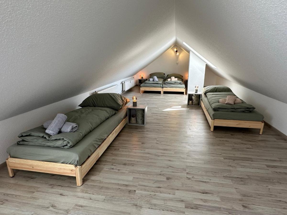 Gemuetliche Neurenovierte Dachgeschosswohnung Erfurt Exterior photo