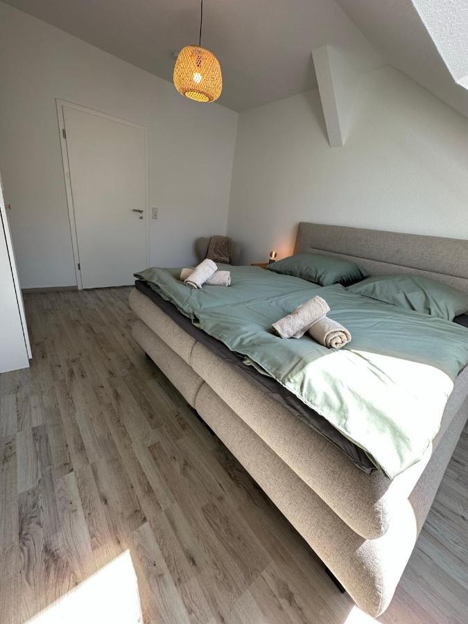 Gemuetliche Neurenovierte Dachgeschosswohnung Erfurt Exterior photo